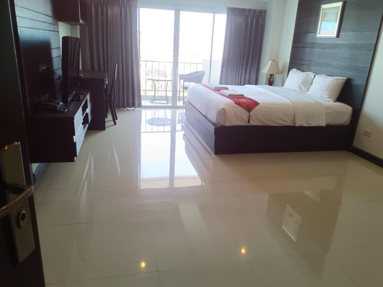 Valhalla Pattaya Hotel Jomtien Beach Exterior foto
